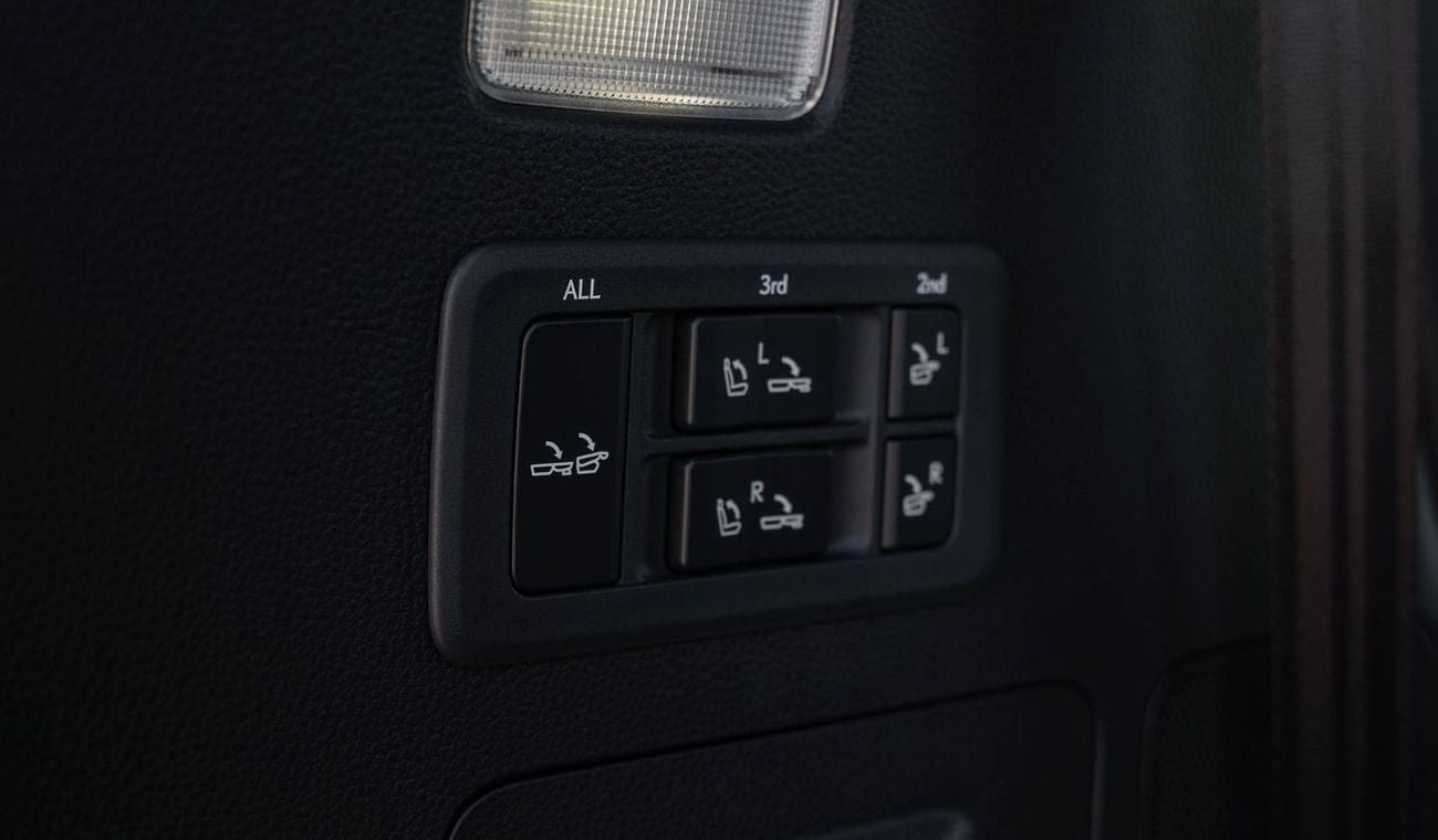 Lexus LX 600 2025 Lexus LX600 Signature 3.5L Petrol AT Black