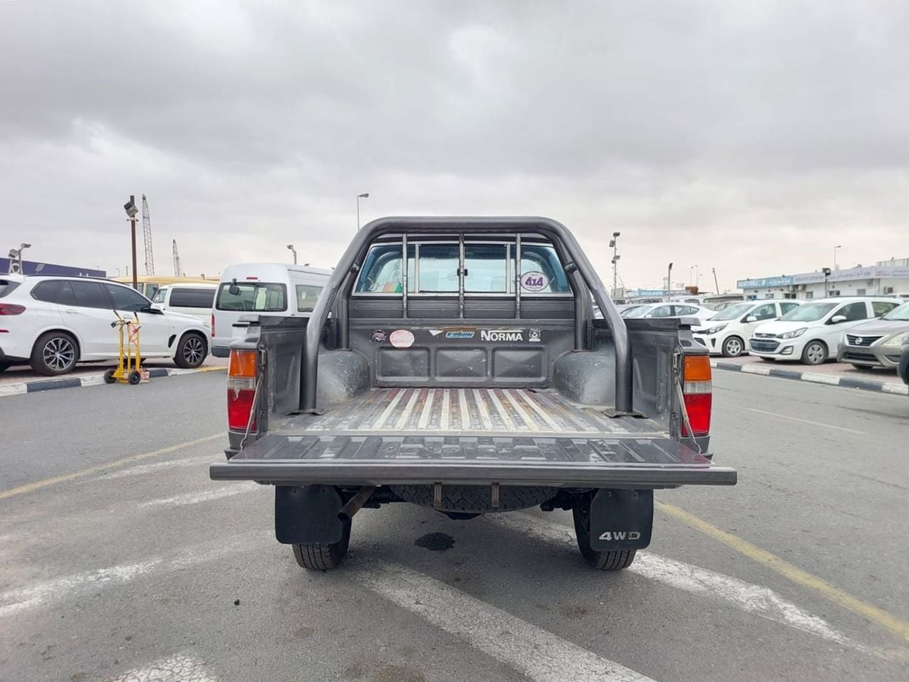 Toyota Hilux TOYOTA HILUX PICKUP RHD 1989 MODEL 2.8 L DIESEL MANUAL(PM05378)