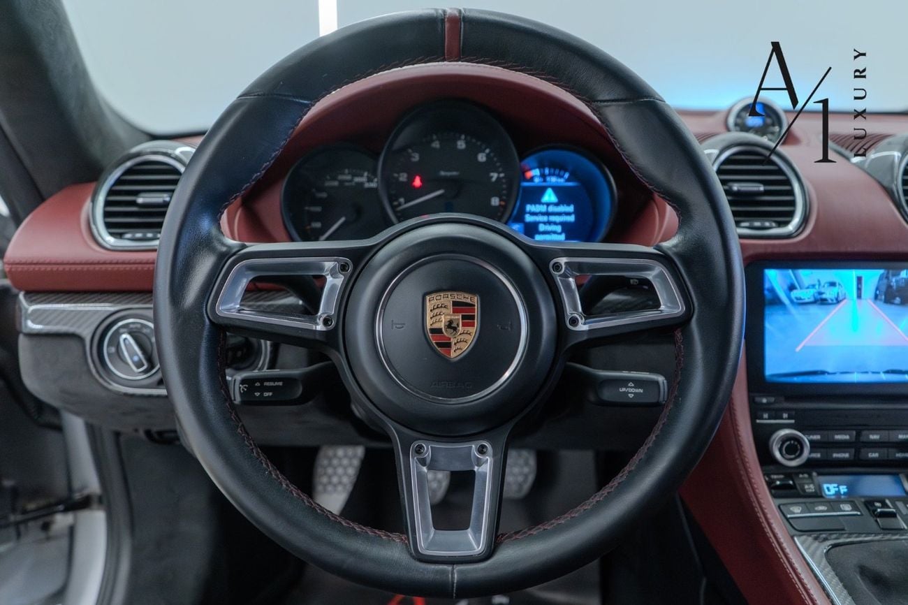 Porsche 718 Spyder STD 2020 Porsche 718 Spyder, Manual Gear Box, Excellent Condition, With Full Service History, GCC Sp