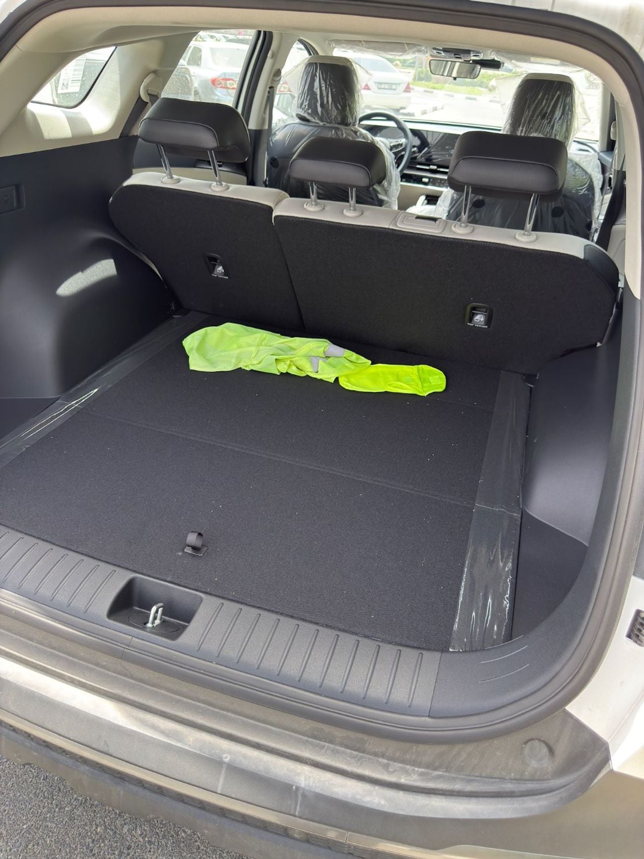 كيا سبورتيج 2.0L PETROL - FULL OPTION