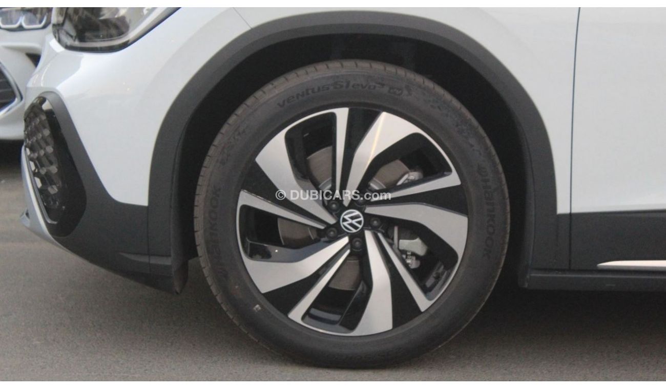 Volkswagen ID.6 CROZZ PURE+ 2022 Model with PSD Sunroof 7seater available only for export outside GCC