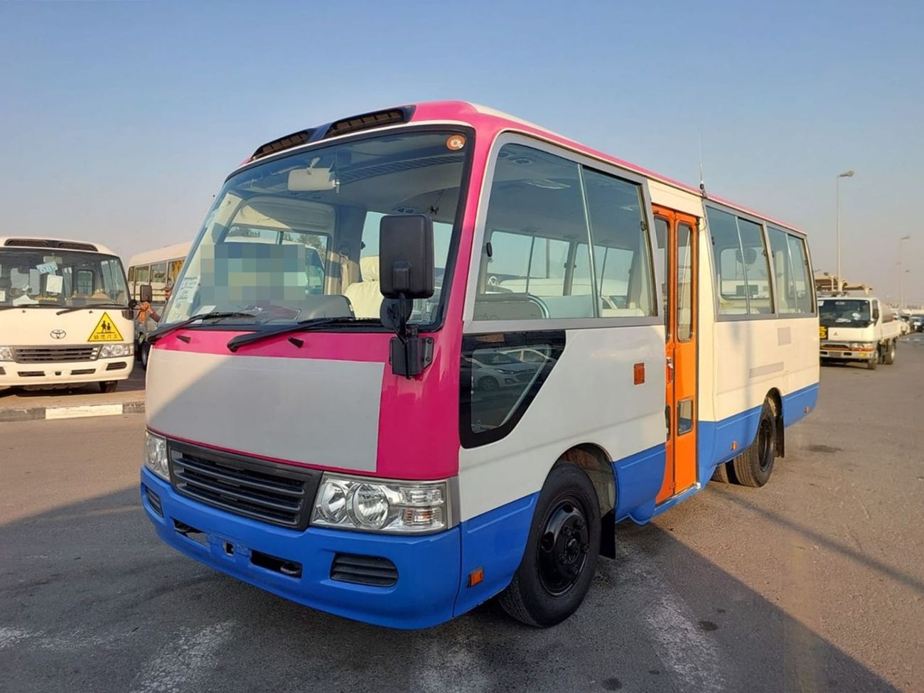 تويوتا كوستر TOYOTA COASTER BUS RHD 2011 MODEL 4.0 L DIESEL AUTOMATIC(PM02142)