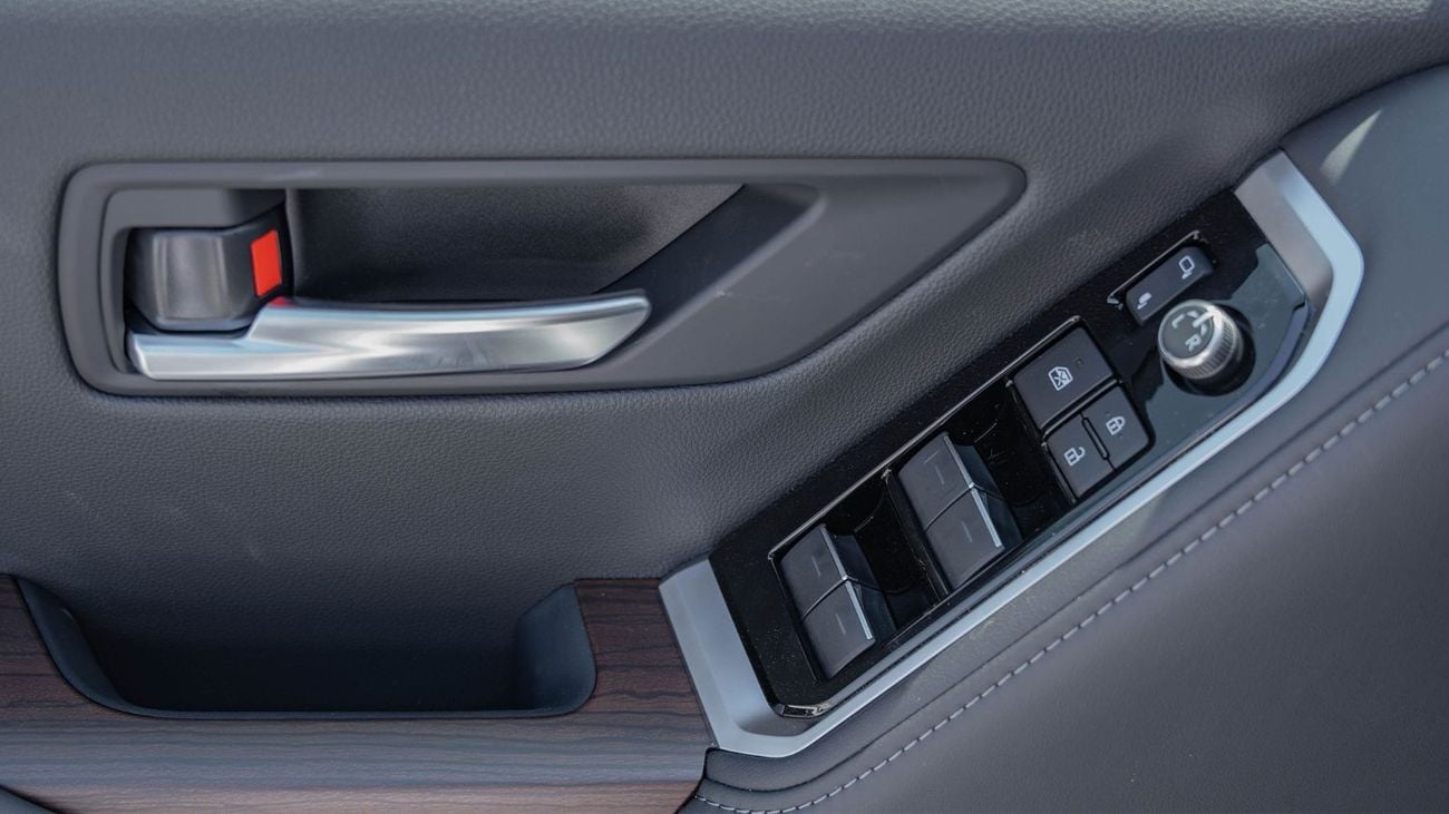 تويوتا لاند كروزر 2025 Toyota Land Cruiser 300 GXR 3.3L AT Diesel (White-Black)