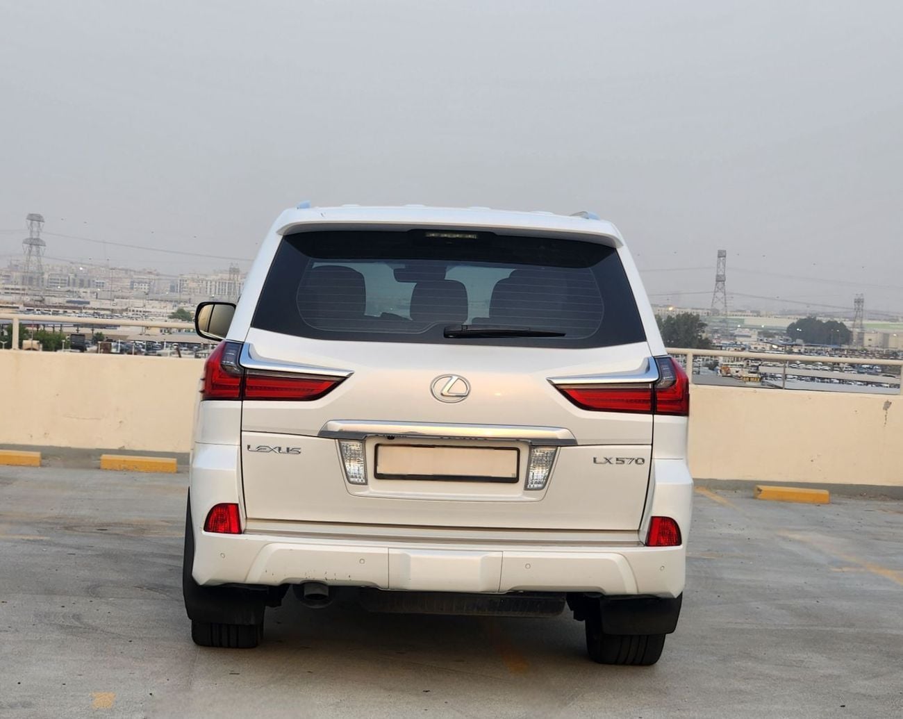 Lexus LX570 Platinum 5.7L. Al- Futtaim Motors