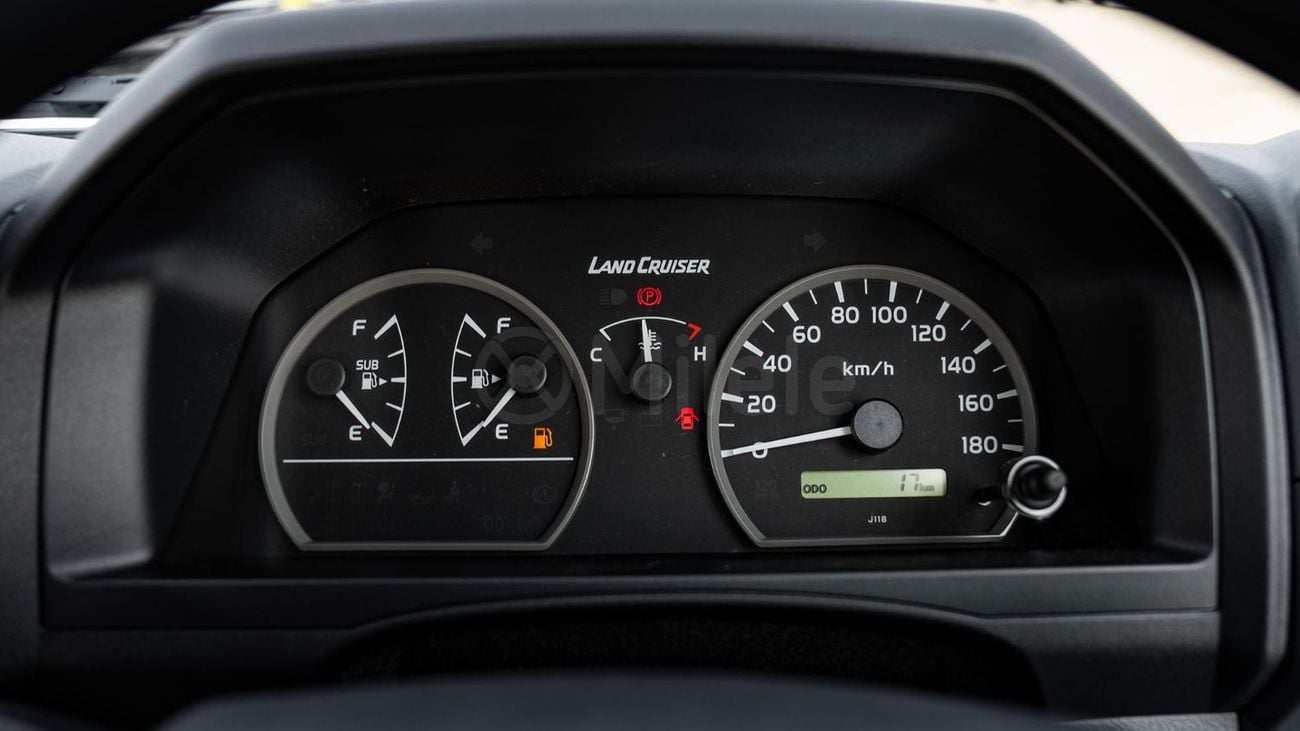 تويوتا لاند كروزر 70 LAND CRUISER LC78
