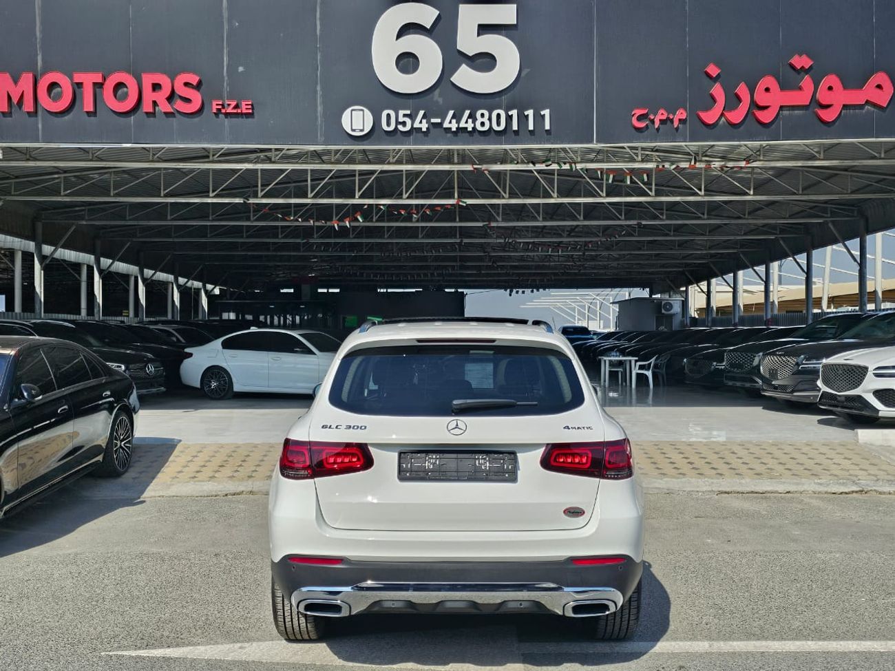 مرسيدس بنز GLC 300 4MATIC 2.0L