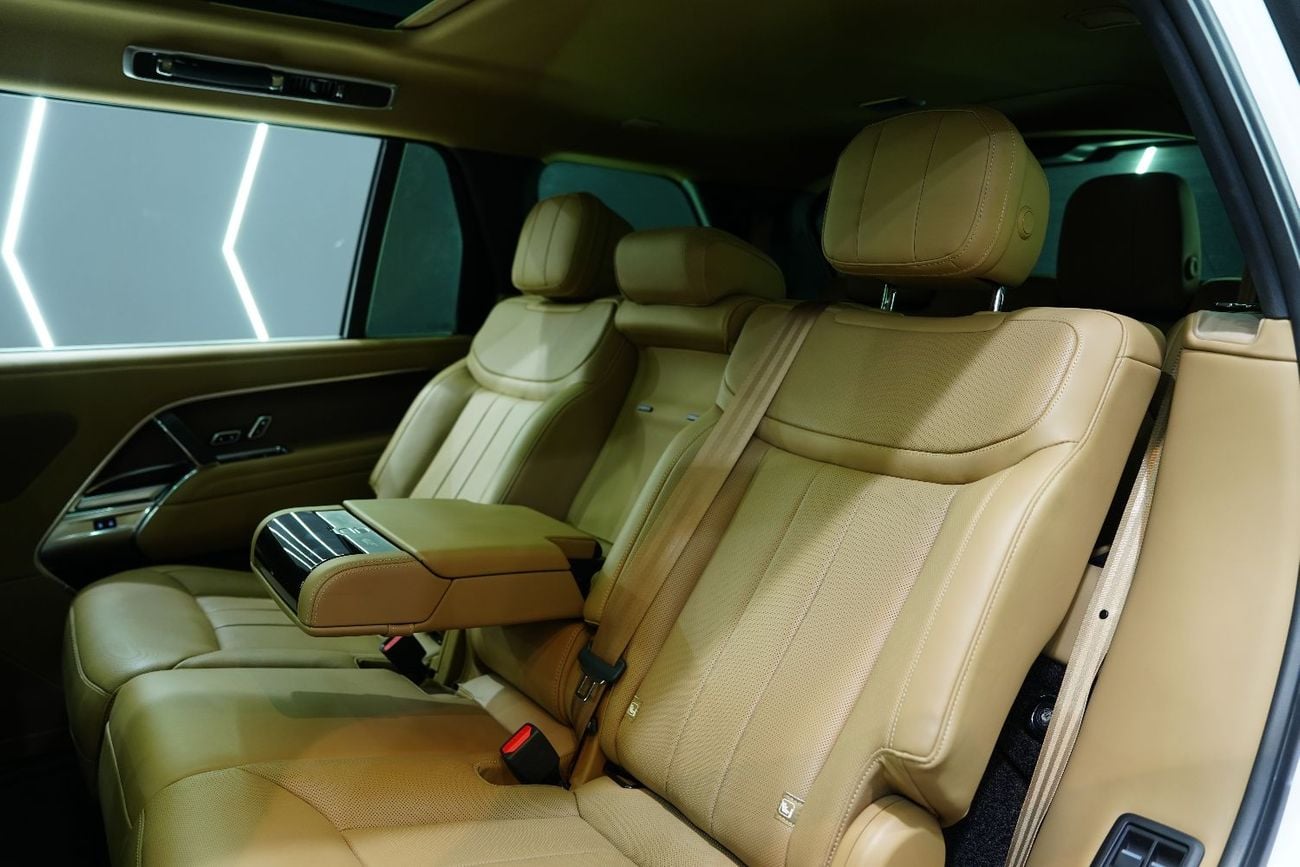 لاند روفر رينج روفر Vogue P400 SE LWB, 7-Seater, Deployable Side Steps, Panoramic Roof!!