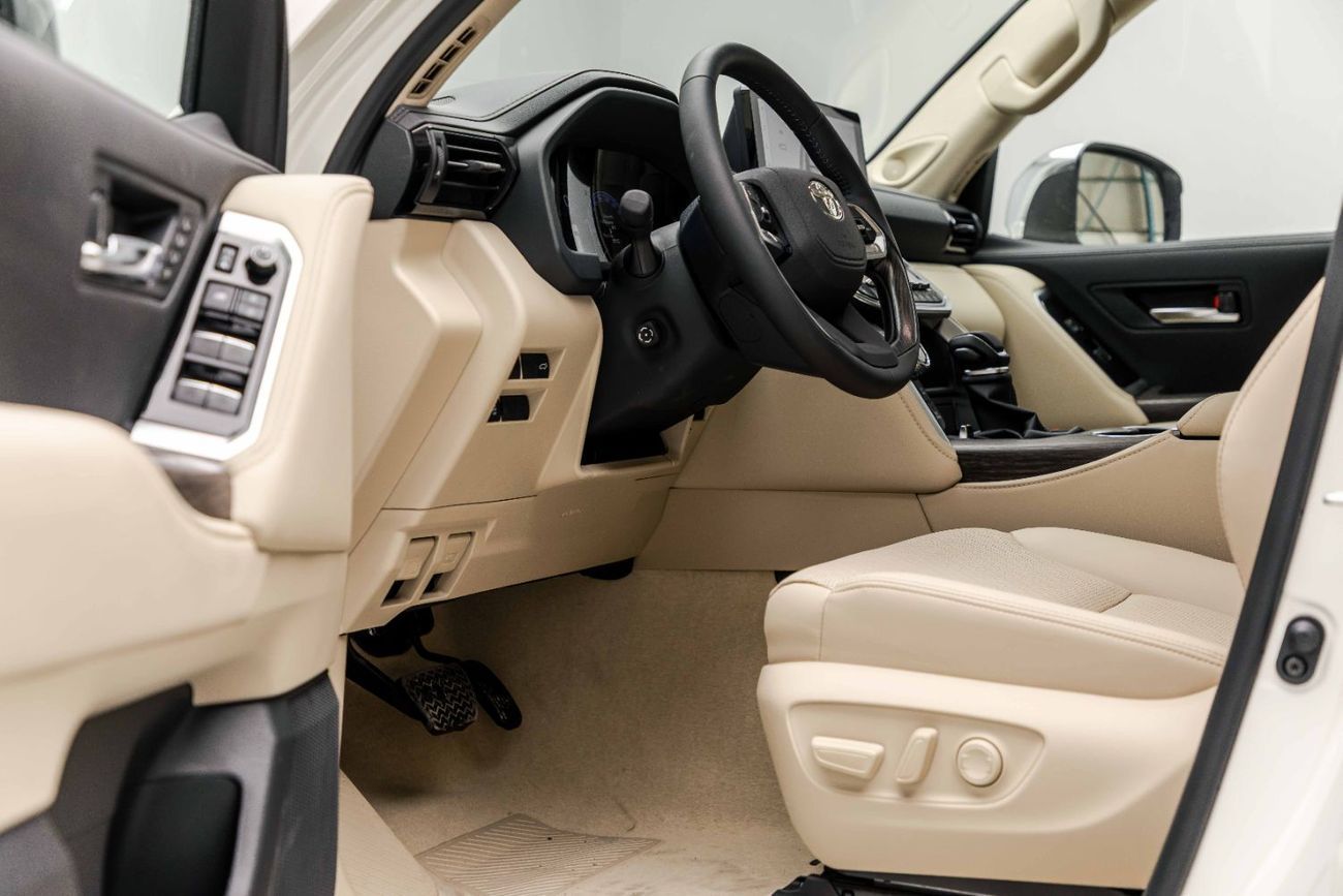 تويوتا لاند كروزر VX HI 3.5L - White Pearl Inside Beige | Export Only
