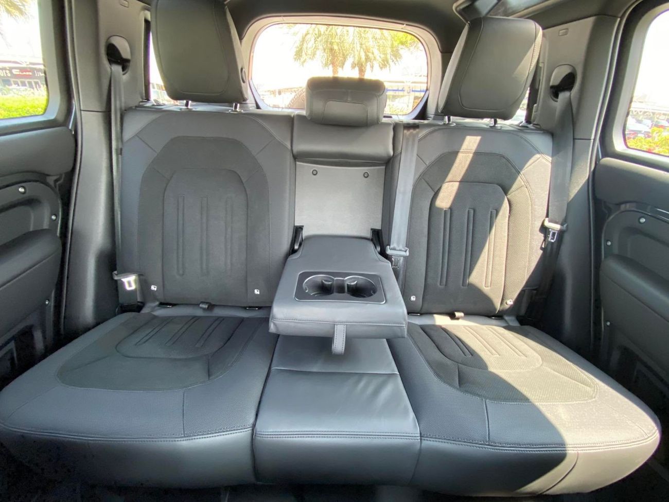 Land Rover Defender DEFENDER V8**2023**GERMAN SPEC