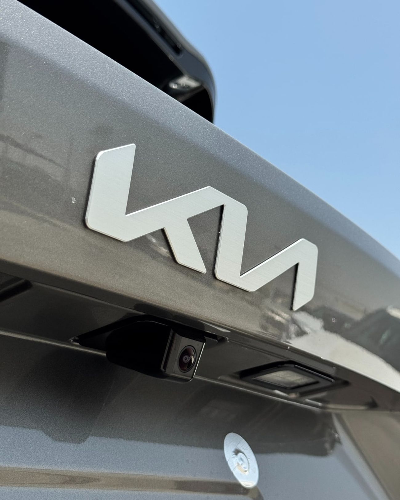 كيا سورينتو KIA SORENTO 1.6L (HYBRID) - BROWN 2025 MODEL -MID OPTION