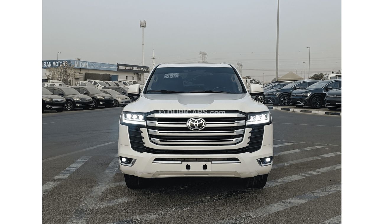 Toyota Land Cruiser VXR / 5.7L /  1 YEAR WARANTY / REGISTERATION / INSURANCE FREE (LOT # 35734)