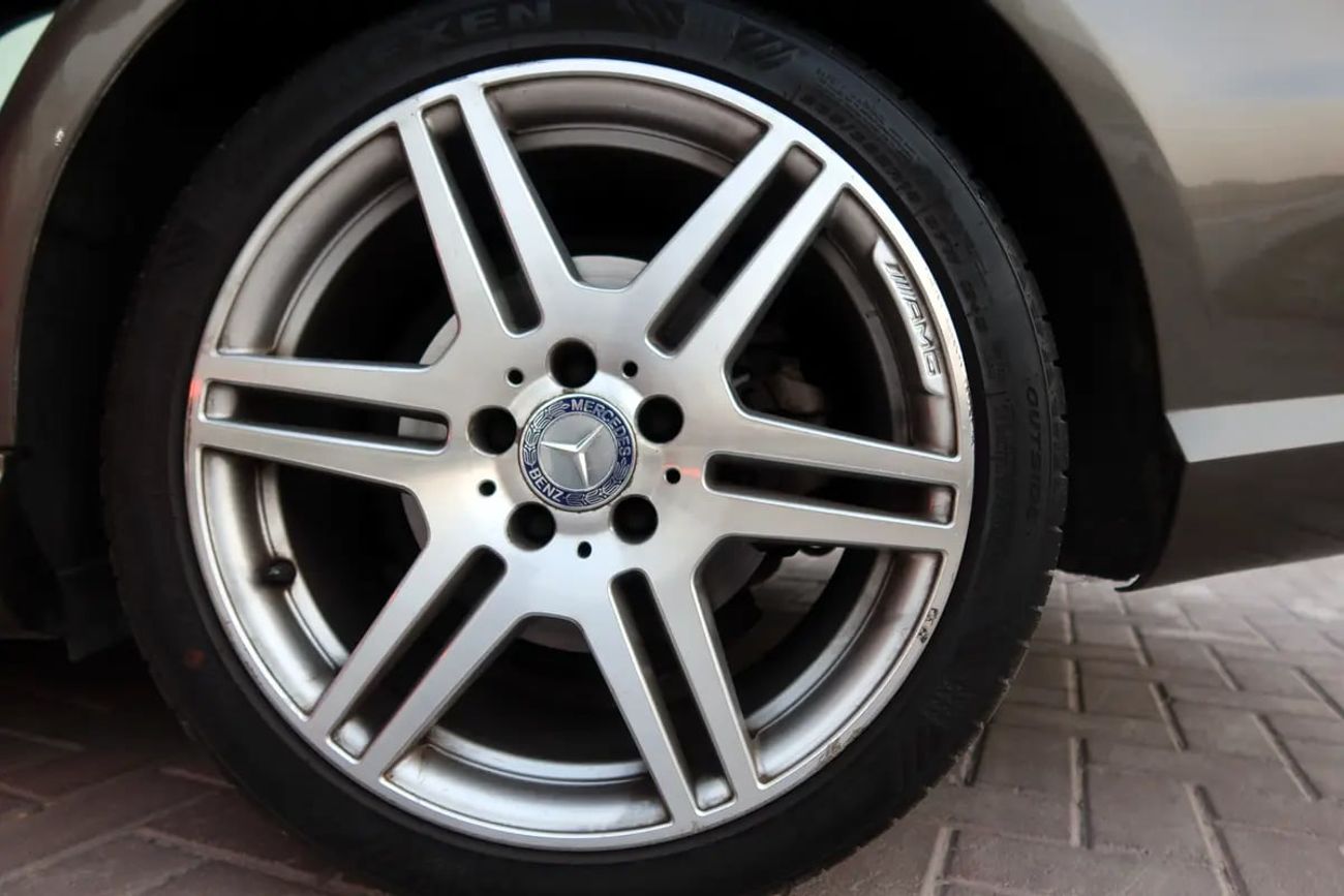 Mercedes Benz E300 E300 | GCC | Single Family Owned | Well Maintained