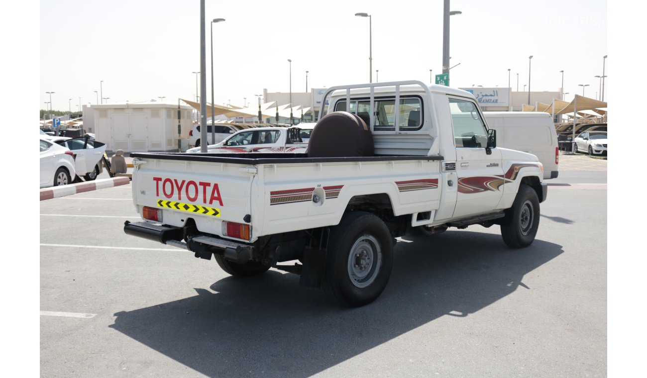 Toyota Land Cruiser Pick Up V6 4X4 PICKUP