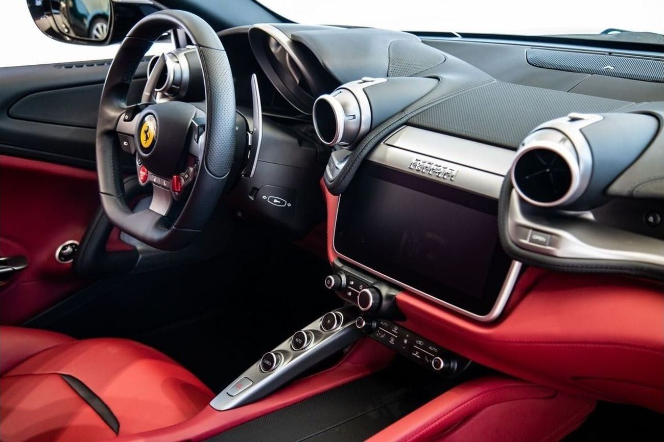 Ferrari GTC4 Lusso Ferrari GTC4lusso T V8