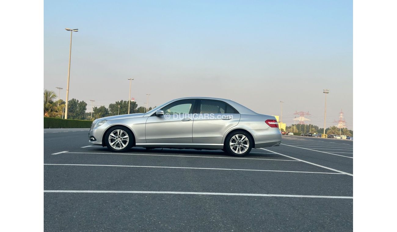 مرسيدس بنز E300 موديل 2010 خليجي حاله ممتازه من الداخل والخارج