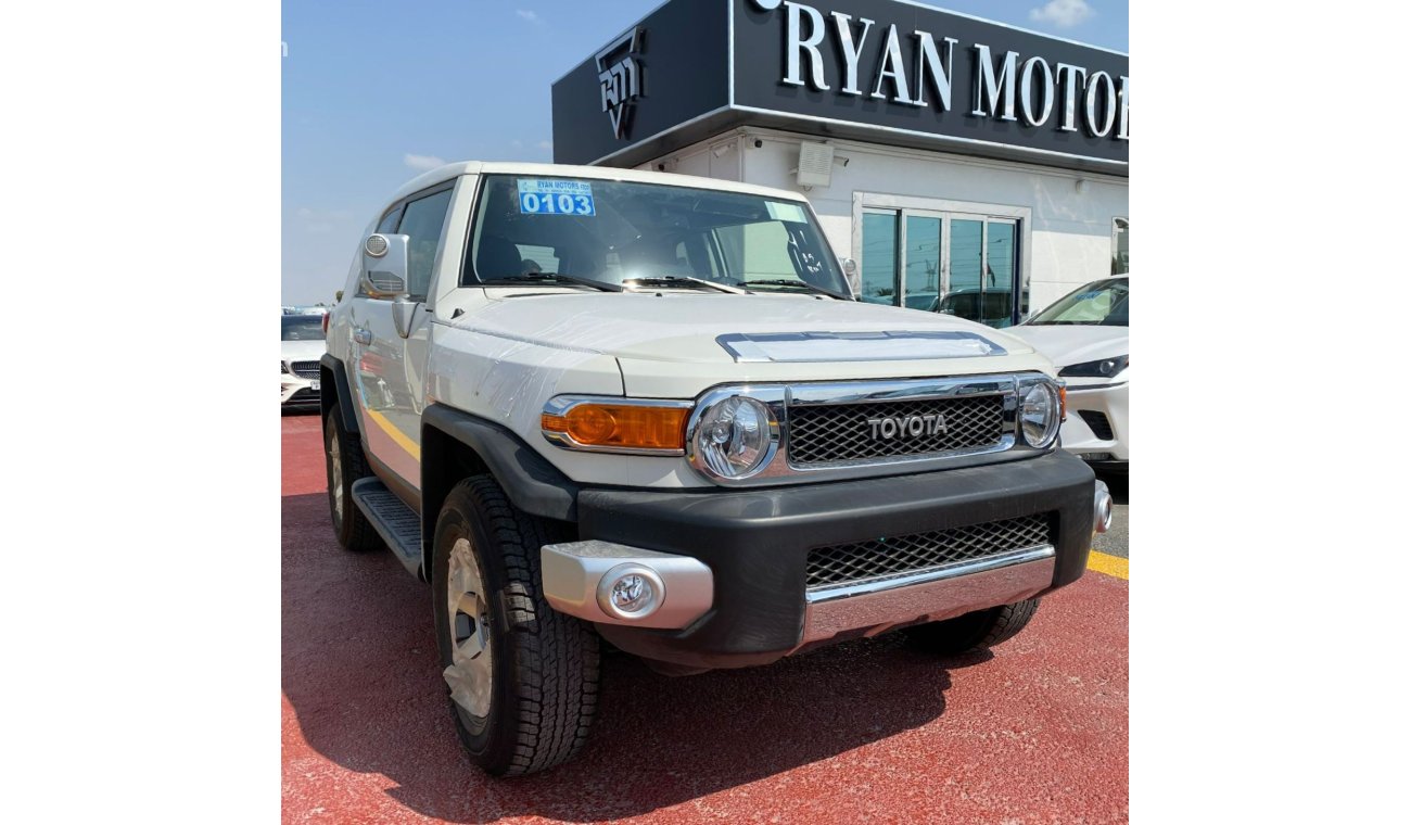 Toyota FJ Cruiser TOYOTA FJ CRUISER 4.0L AWD MODEL 2021 WHITE COLOR