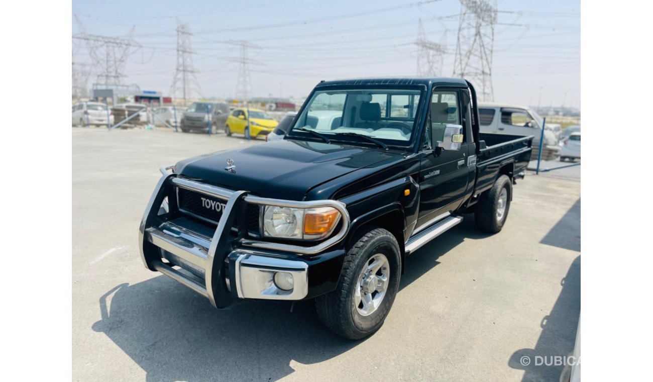 تويوتا لاند كروزر بيك آب Toyota Land Cruiser pick up single cabin engine petrol