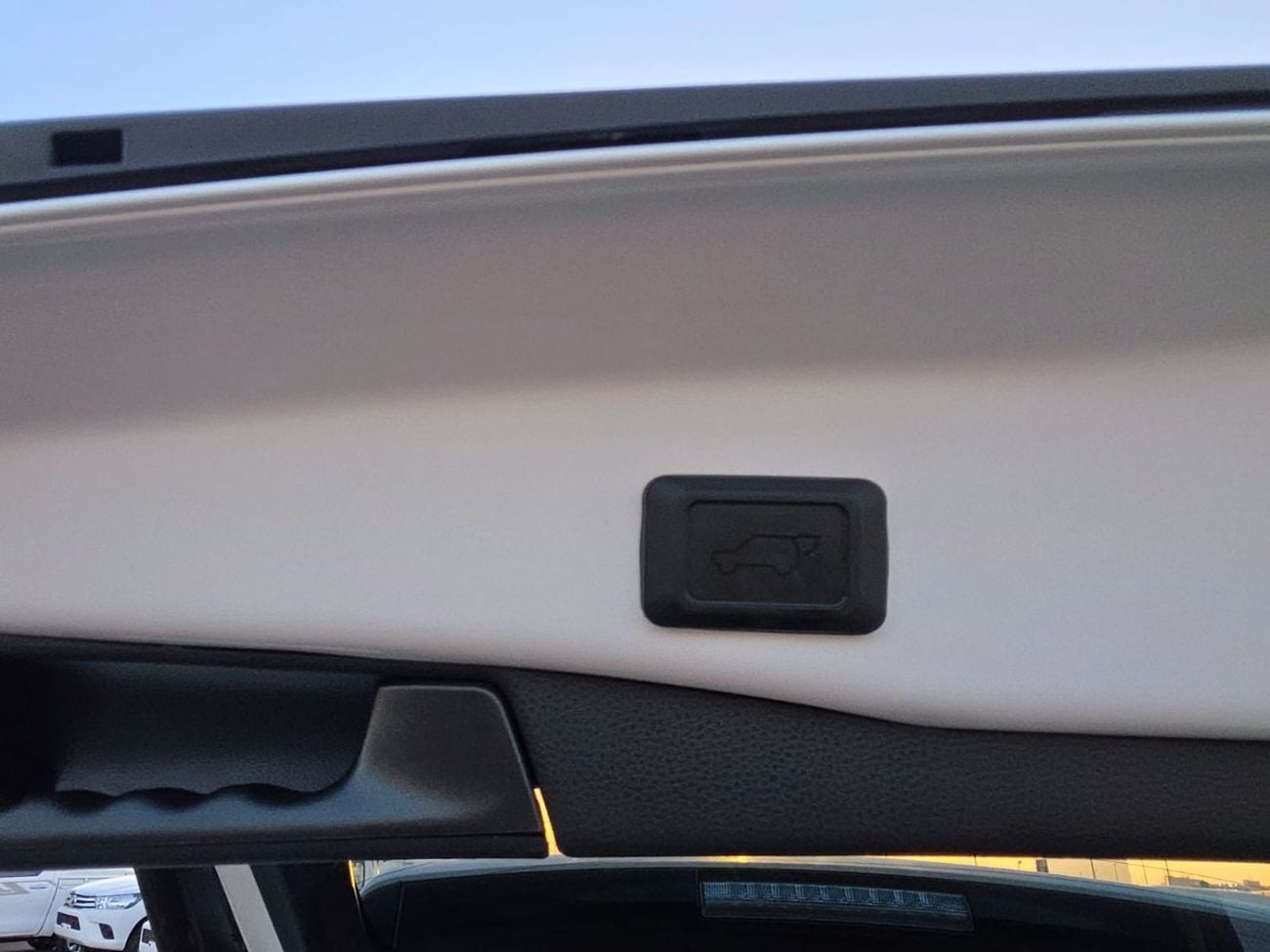 تويوتا راف ٤ 2.5L XLE (Premium)