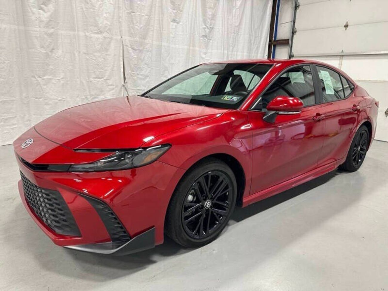 تويوتا كامري XLE 2.5L Hybrid