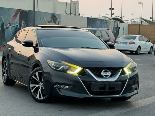 Nissan Maxima SV 3.5L Luxury and top condition