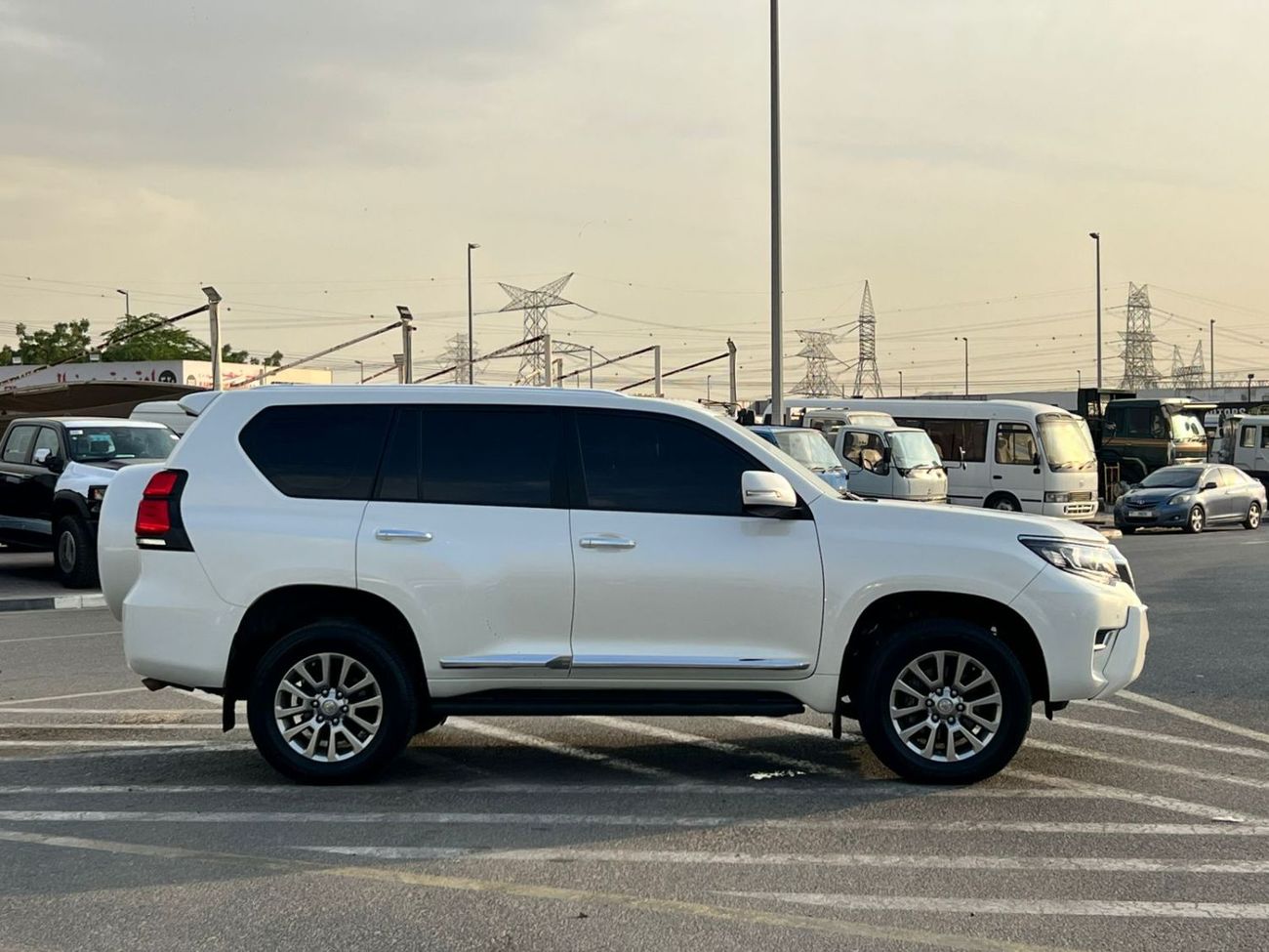 تويوتا برادو 2021 Toyota Prado TXL 4.0L V6 - AWD 4x4 Petrol - GCC-Electric Seat - Rear CAM & Sensors - Cool Box -