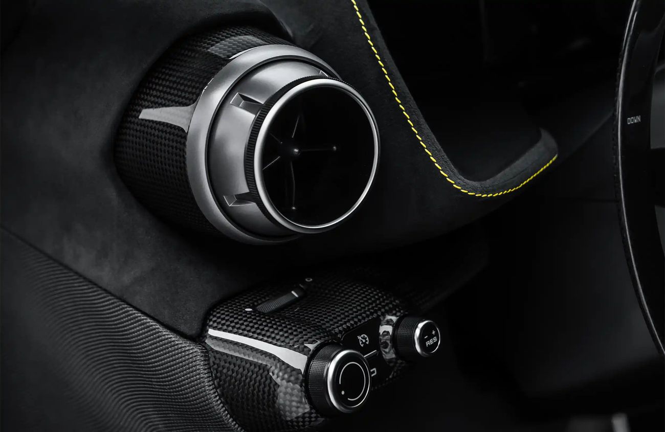 فيراري 812 كومبيتيزون 6.5L V12 Naturally Aspirated Engine