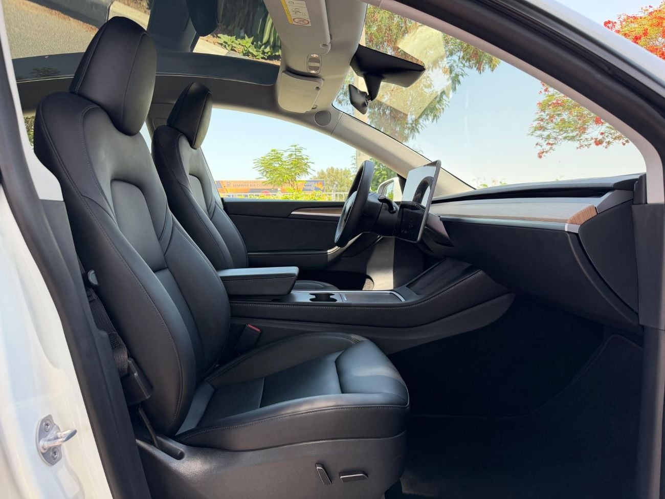 Tesla Model Y LONG RANGE