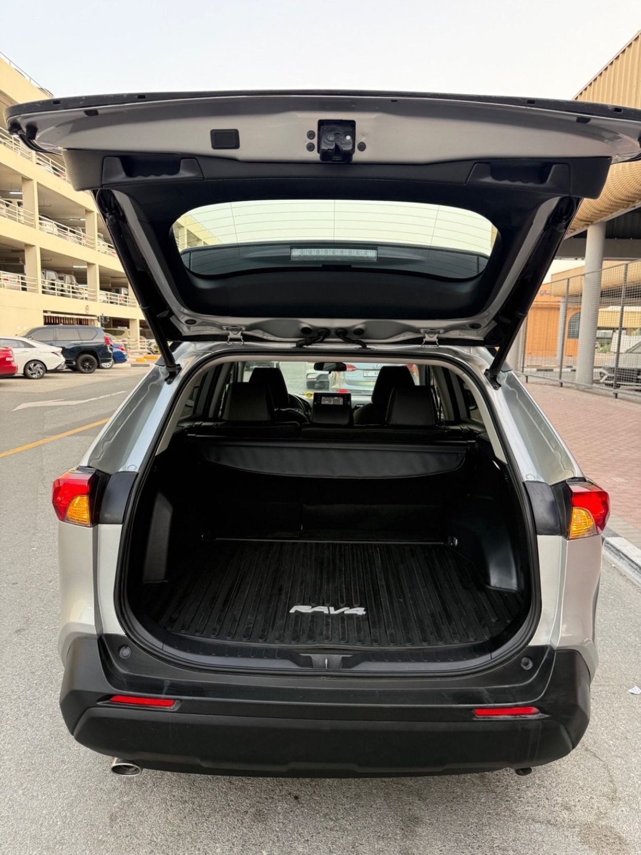 تويوتا راف ٤ XLE 2022 MOONROOF KEYLESS AWD FULL OPTION USA SPEC