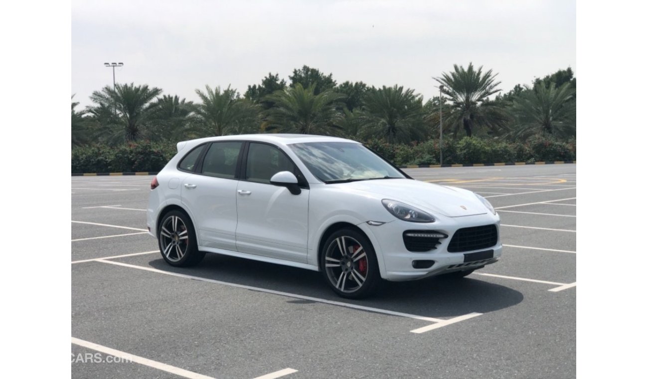 Porsche Cayenne GTS MODEL 2013 GCC CAR PERFECT CONDITION INSIDE AND OUTSIDE