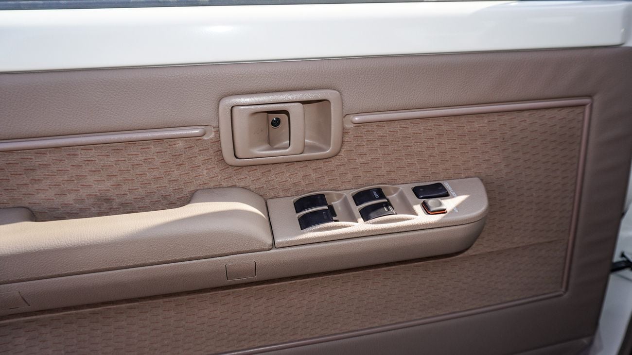 Toyota Land Cruiser 70 4.5L V8 Diesel M/T