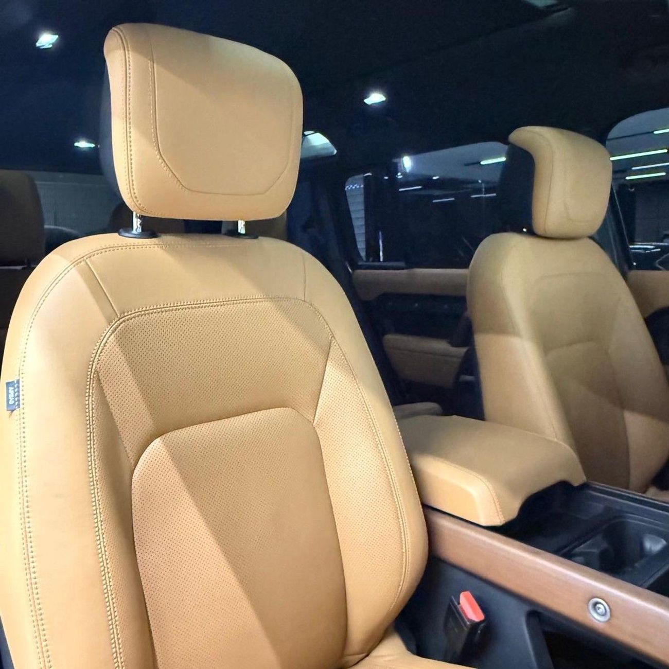 Land Rover Defender HSE 110 HSE 2025 GCC specs