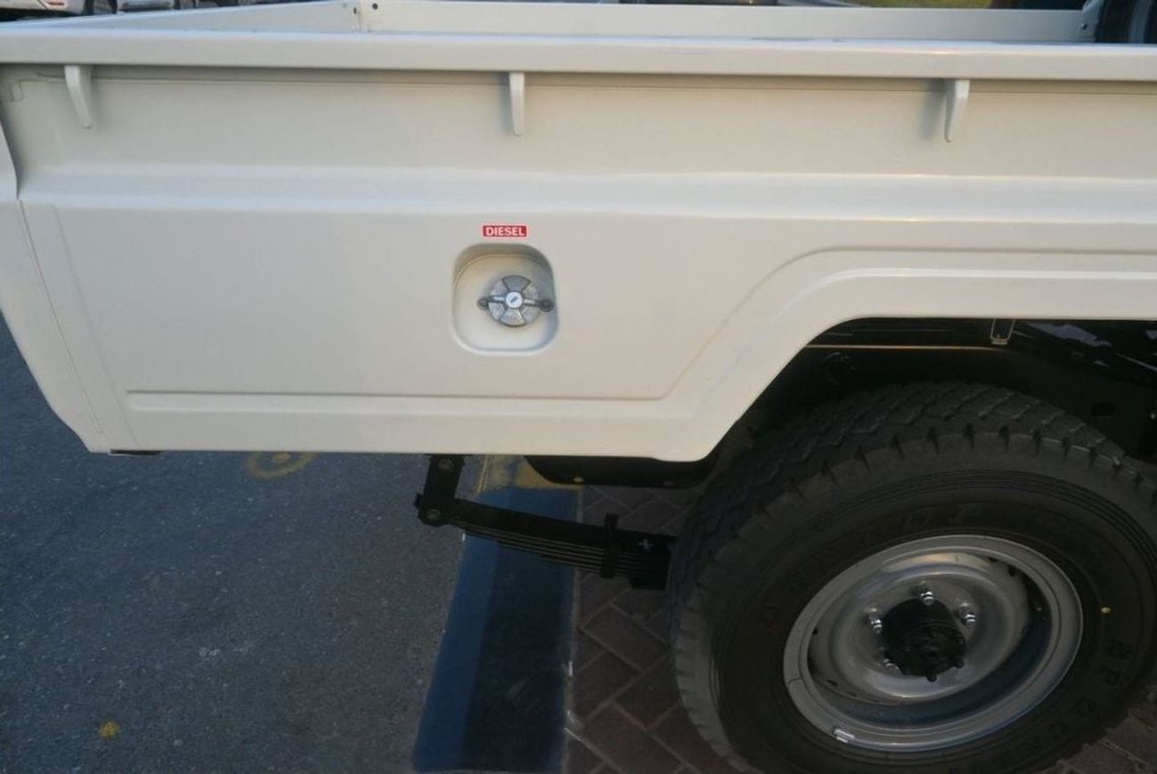 تويوتا لاند كروزر بيك آب Toyota Land Cruiser Pick Up 2024Toyota LC 79 Single Cabin Pick Up 4.2L Diesel, Manual, White