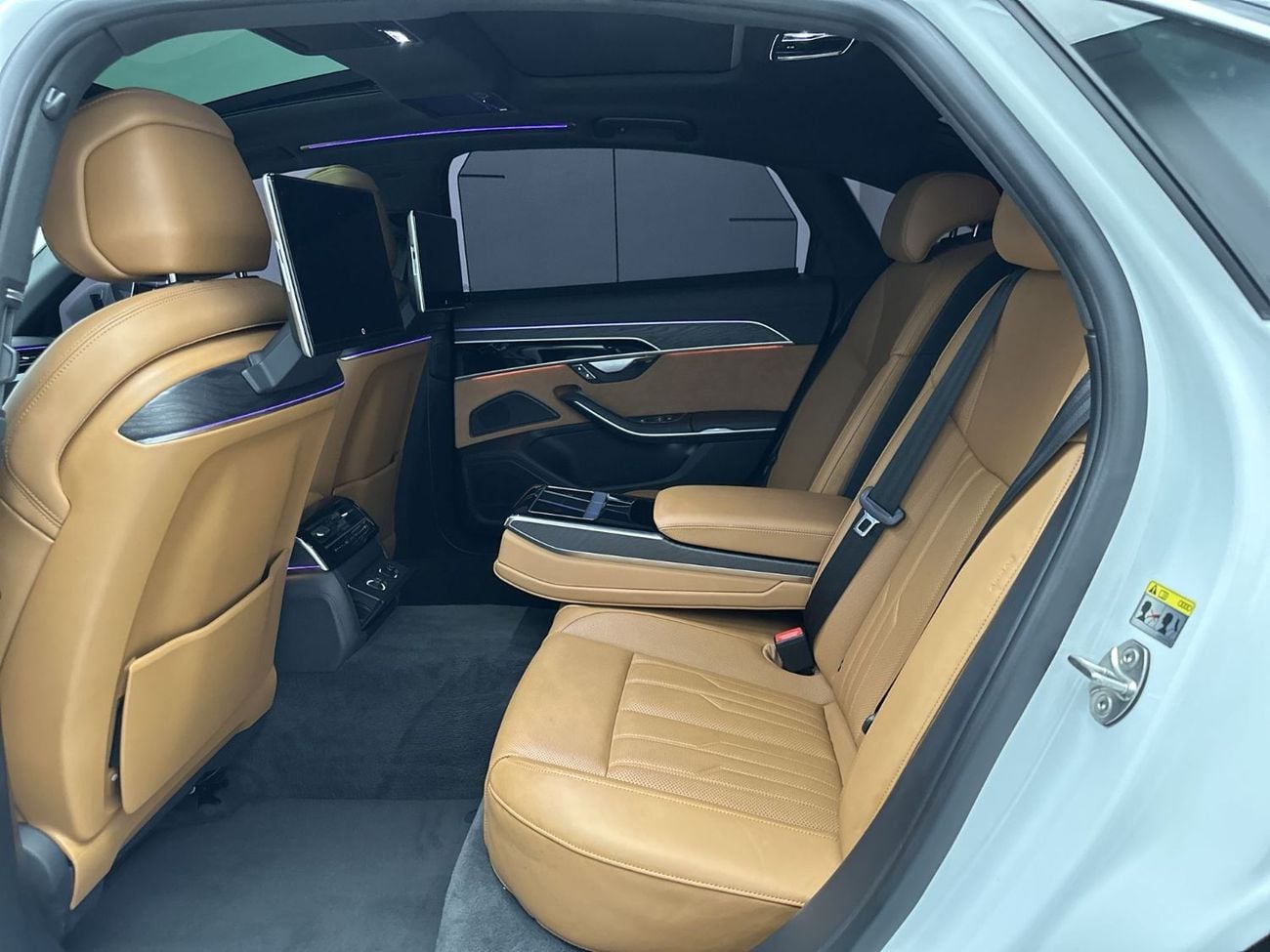 أودي A8 L 55 TFSI quattro Business Edition 3.0L (Ref# 001370)