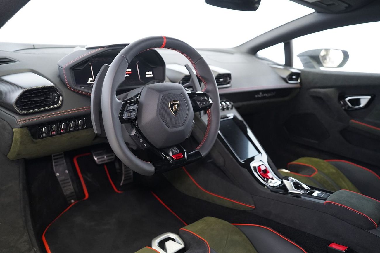 Lamborghini Huracan STERRATO 5.2L V10