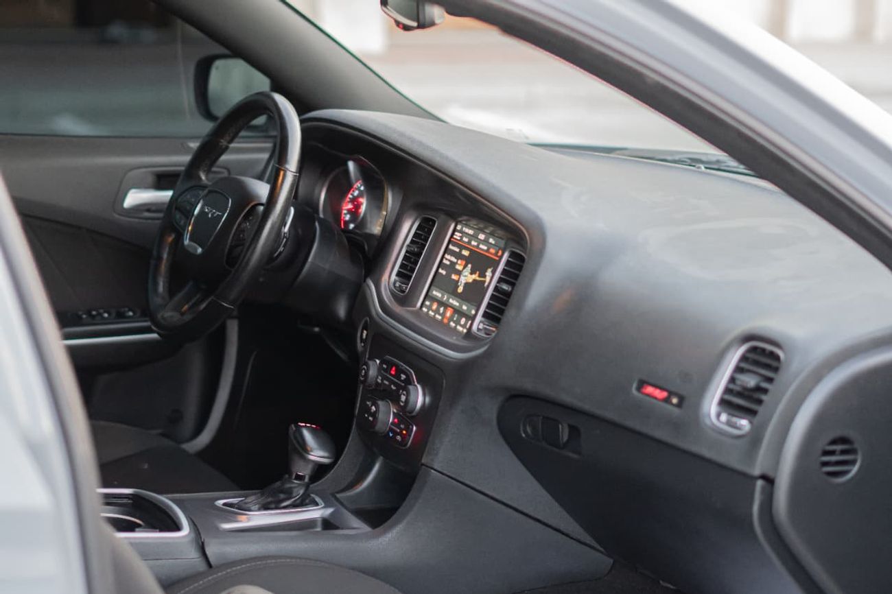 دودج تشارجر R/T Scat Pack 6.4L