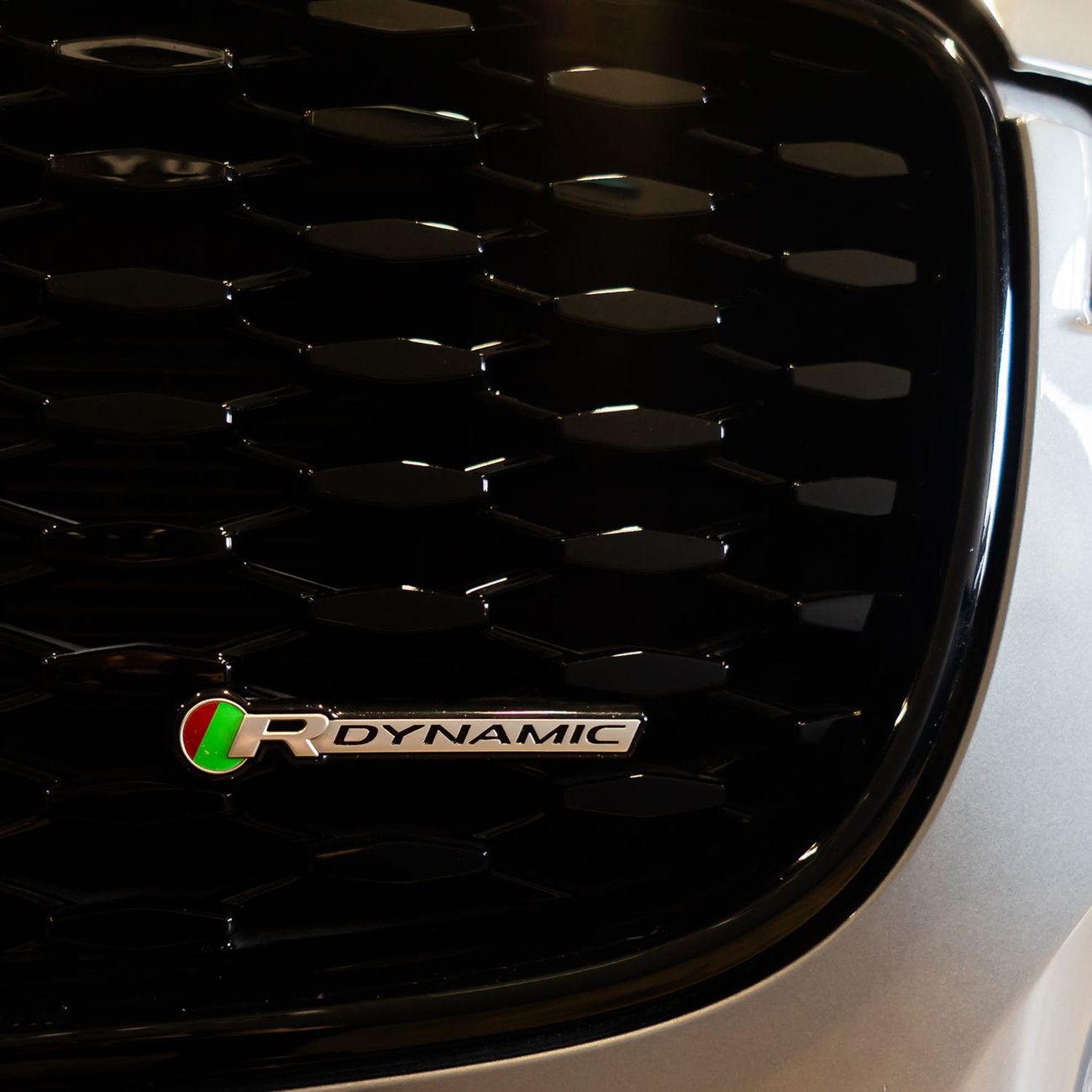 Jaguar F Pace R-Dynamic SE 2.0L AED 2,586 pm • 0% Downpayment • F-Pace R-Dynamic SE • 1 Year Warranty