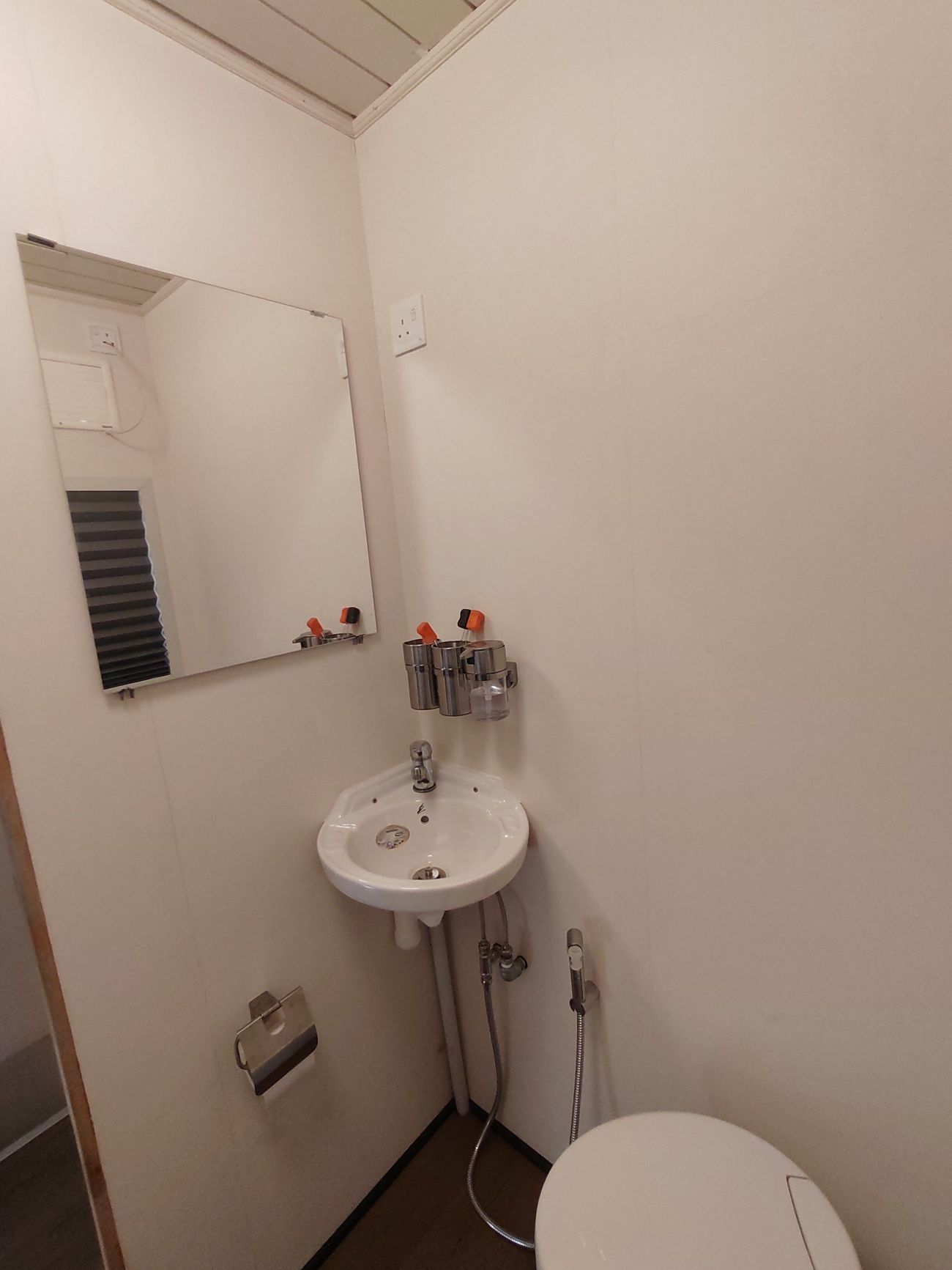 Isuzu FRR FTS 750 4X4 Expedition Truck