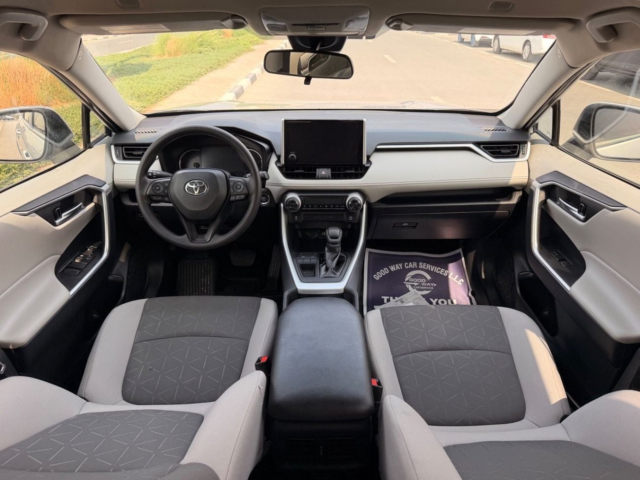 تويوتا راف ٤ XLE 2.5 L push start 2025 full option