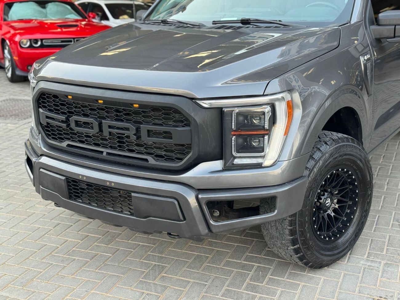 Ford F 150 XLT / 5.0 V8 4X4 / GCC / AGENCY WARRANTY AND SERVICE TILL 2027/ REMOTE START / RAPTOR FACELIFT