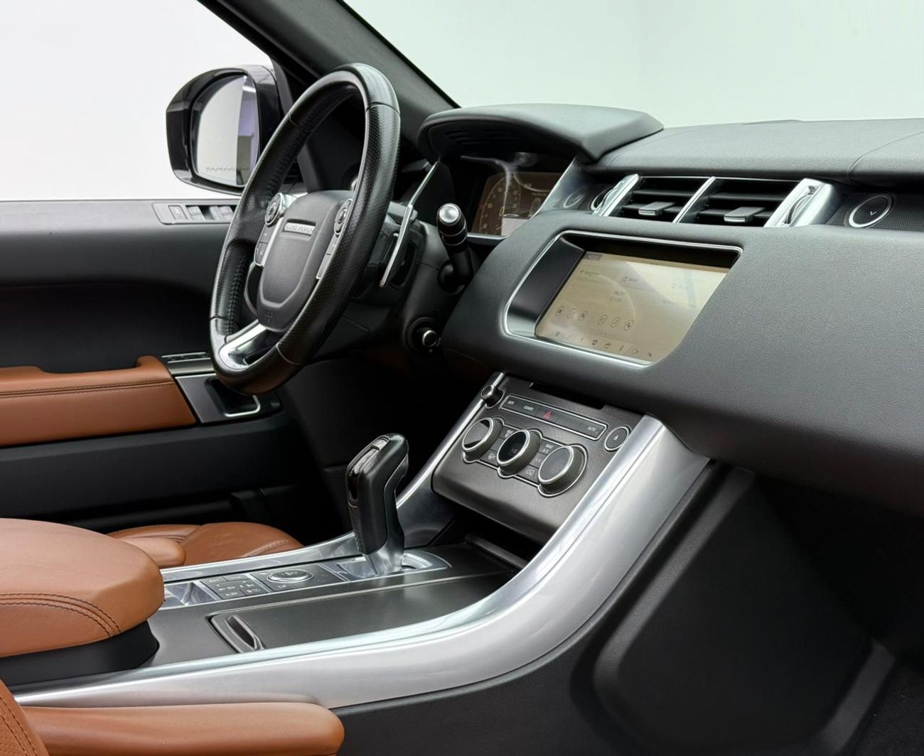 لاند روفر رينج روفر سبورت Supercharged 5.0L 2017 Range Rover Sport Supercharged, Full Service History, Excellent Condition, GC