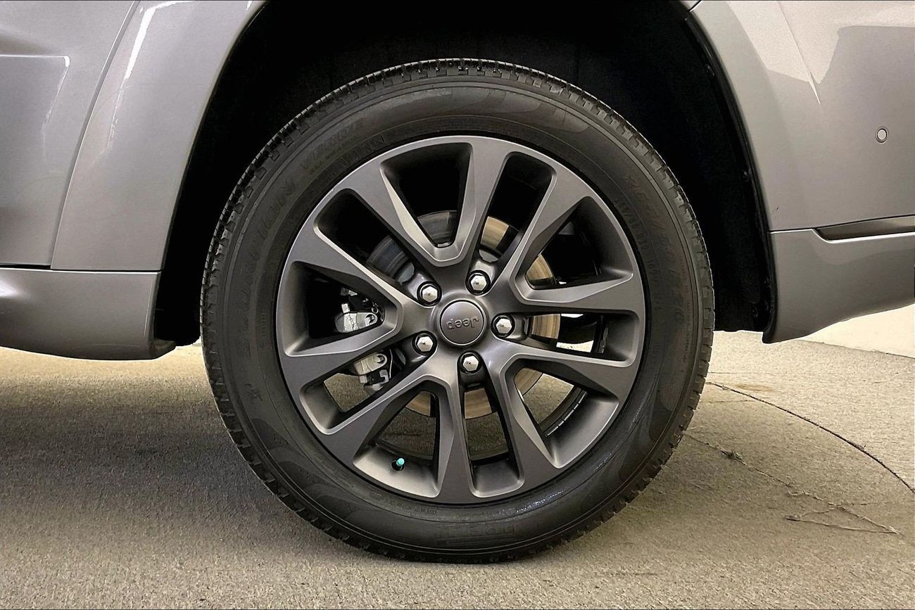 جيب جراند شيروكي Overland S | National Day Celebration | شامل الضمان | 0 ﺪﻔﻋﺓ ﺃﻮﻟﻯ