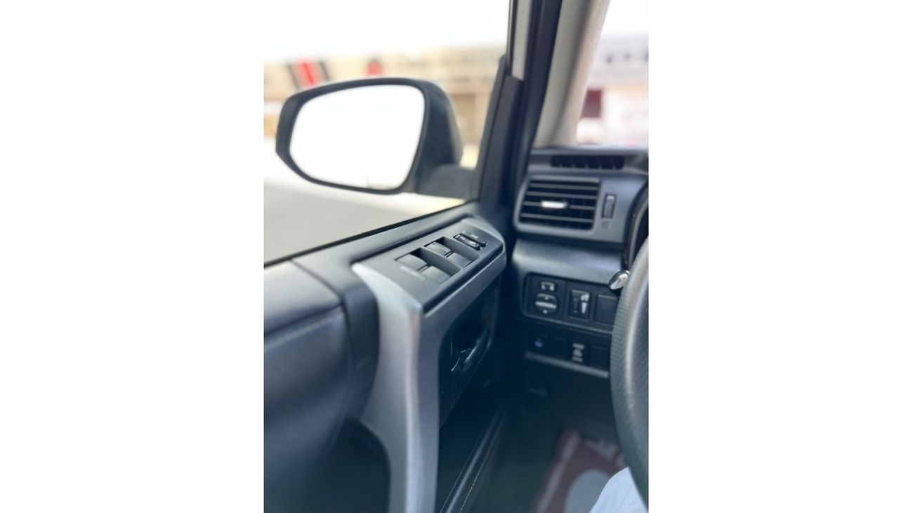 Toyota 4Runner SR5 PREMIUM 4x4 7 Seat Sunroof  full option