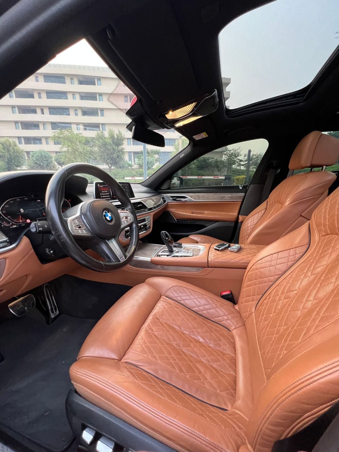 BMW 740i