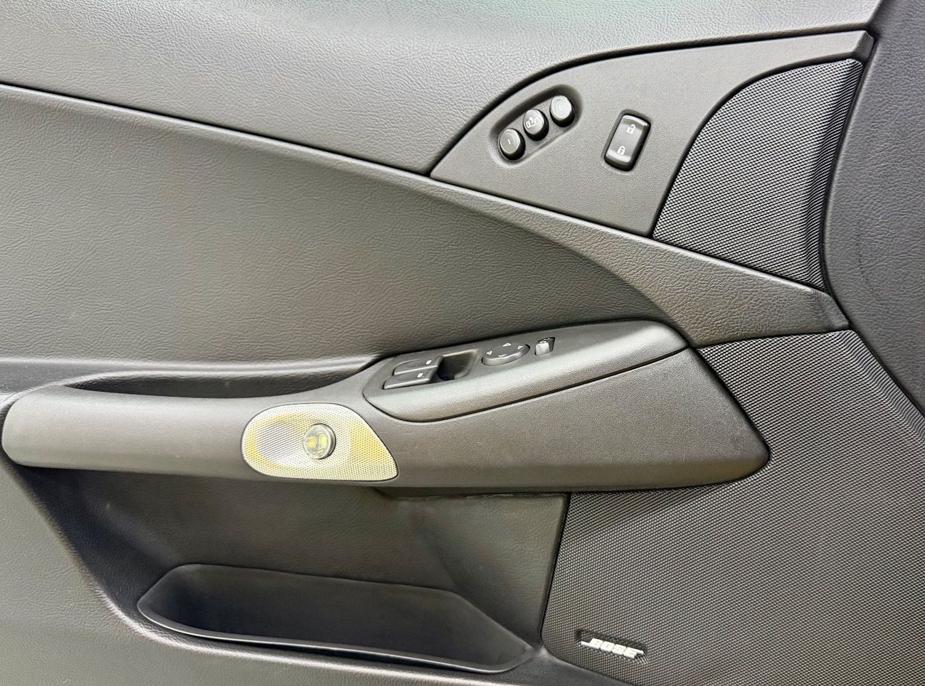 شيفروليه كورفت Original paint .. LS2 .. Perfect Condition .. Japan import ..