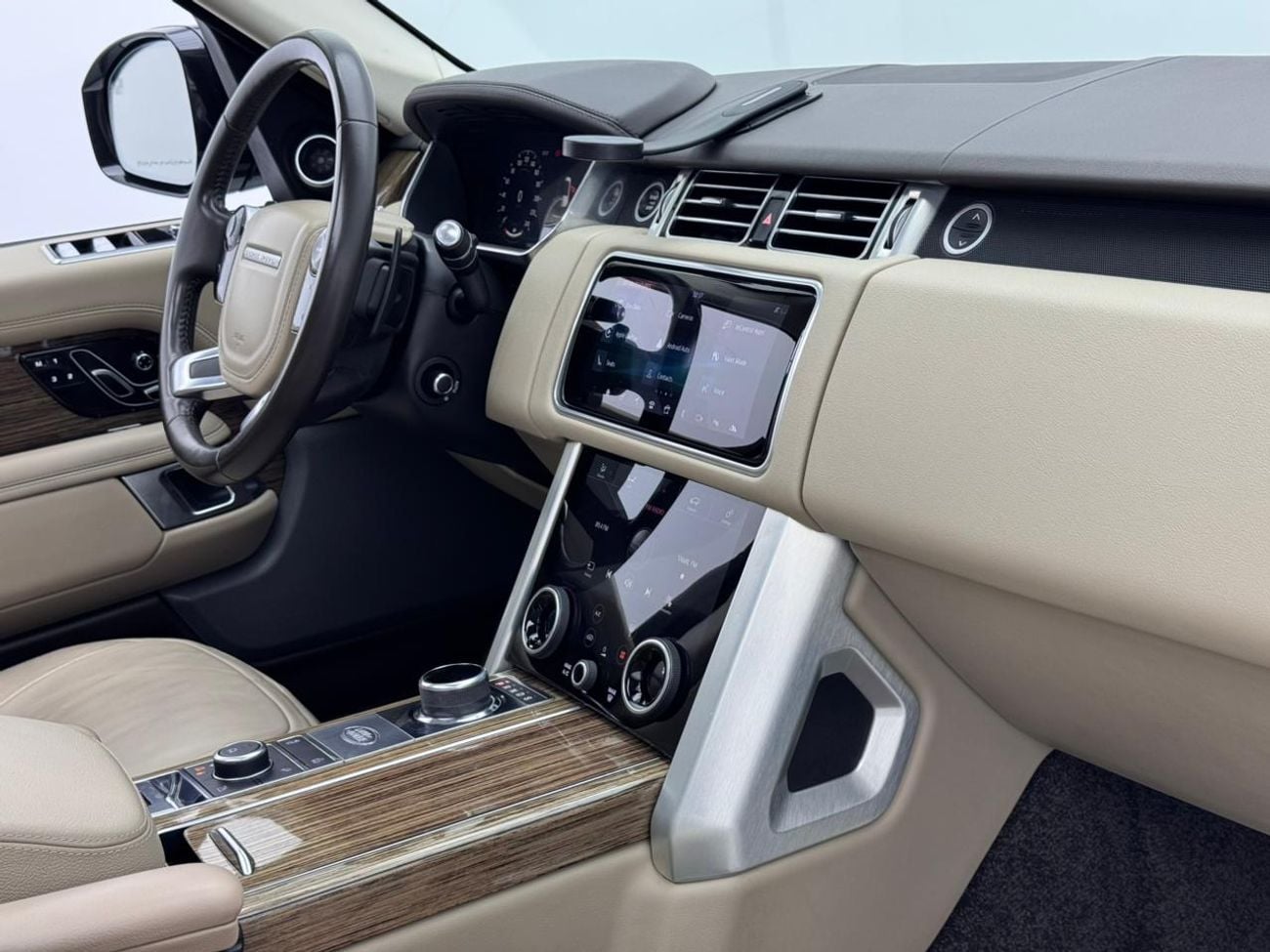 Land Rover Range Rover 2019 Range Rover Vogue HSE, 1 Year Warranty, Full Service History, Excellent Condition, GCC