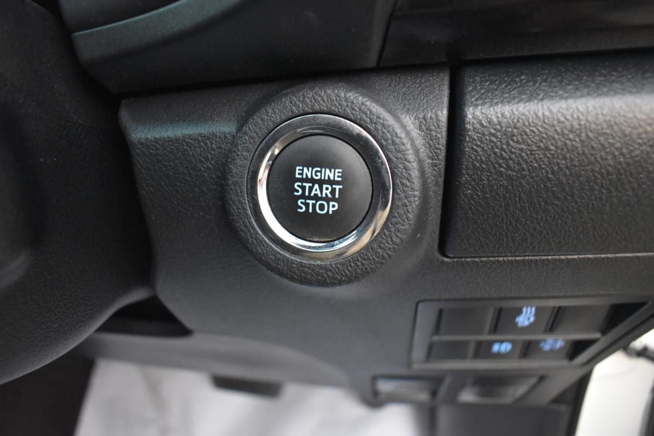 Toyota Hilux GLX diesel right hand drive 2,8l automatic gear only for export available