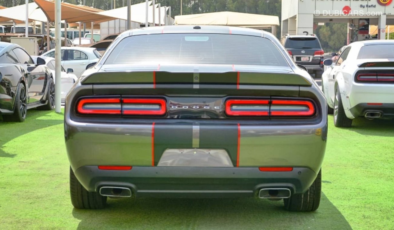 دودج تشالينجر SOLD!!!!!Challenger R/T Hemi V8 5.7L 2019/ Original AirBags/ Leather Interior/ Excellent Condition