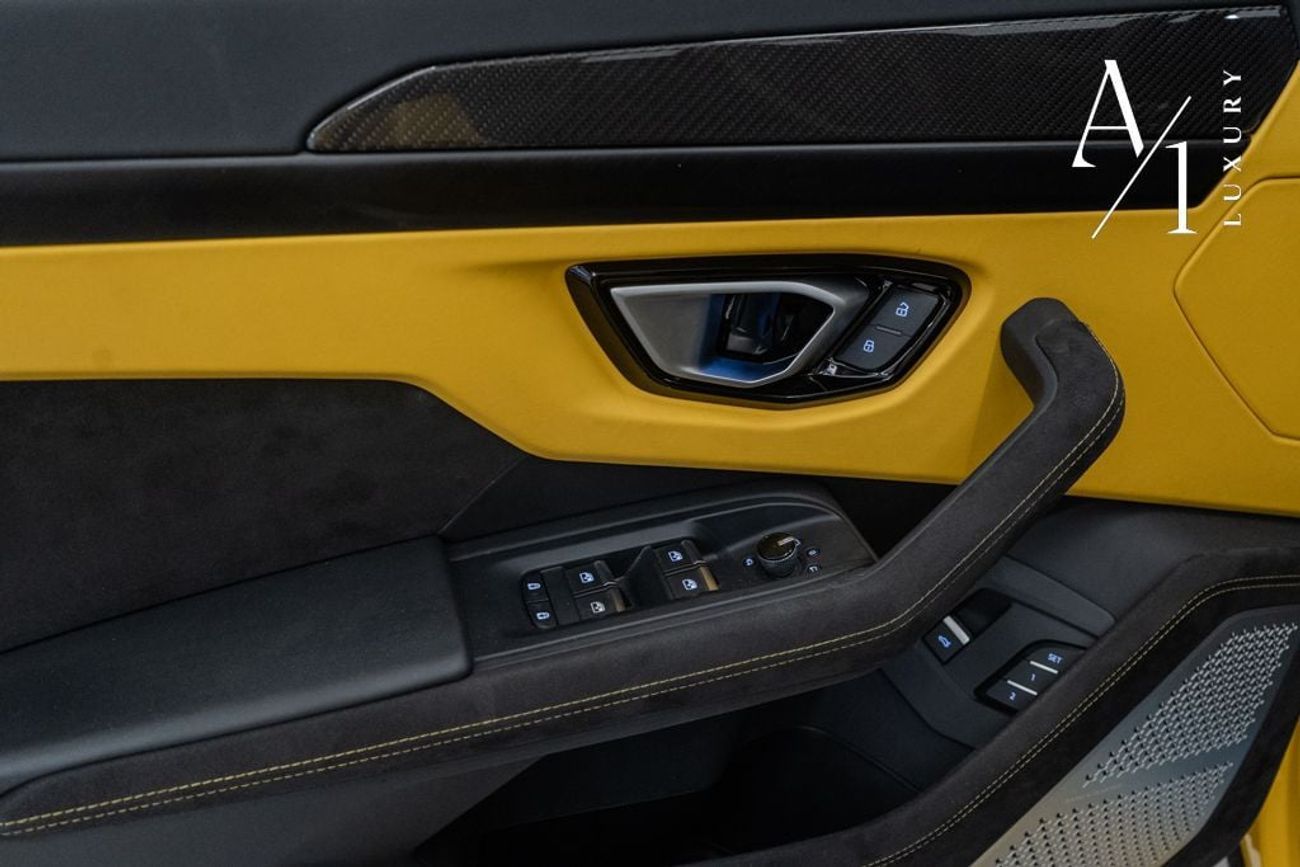 Lamborghini Urus S 4.0T V8 2023 Lamborghini Urus S, 2028 Warranty + Service Package, Fully Loaded, Very Low Kms