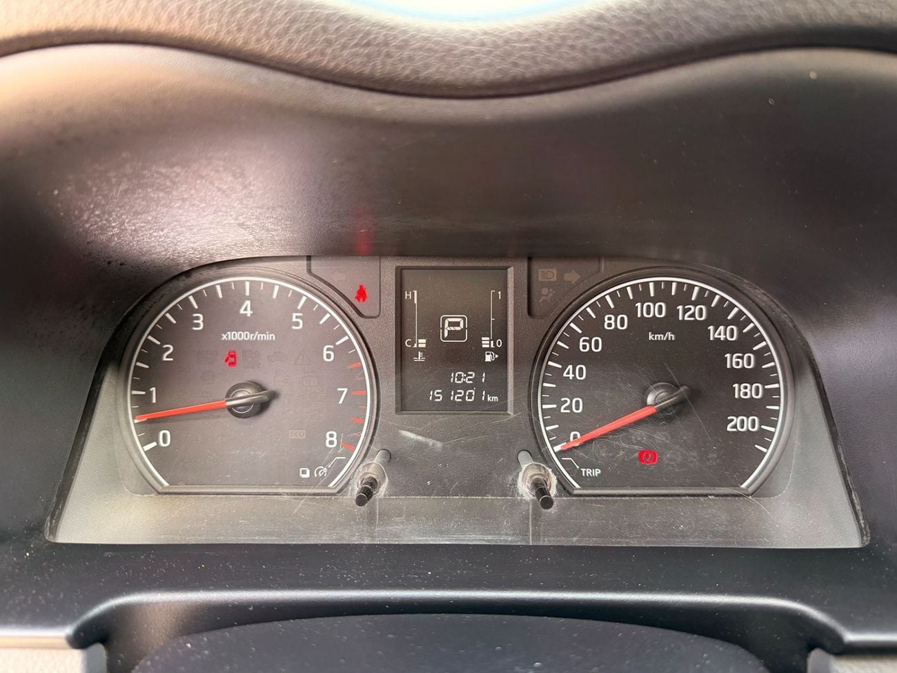 نيسان أورفان Panel Van Std 2.5L A/T (3 Seater) Petrol (4 Door)