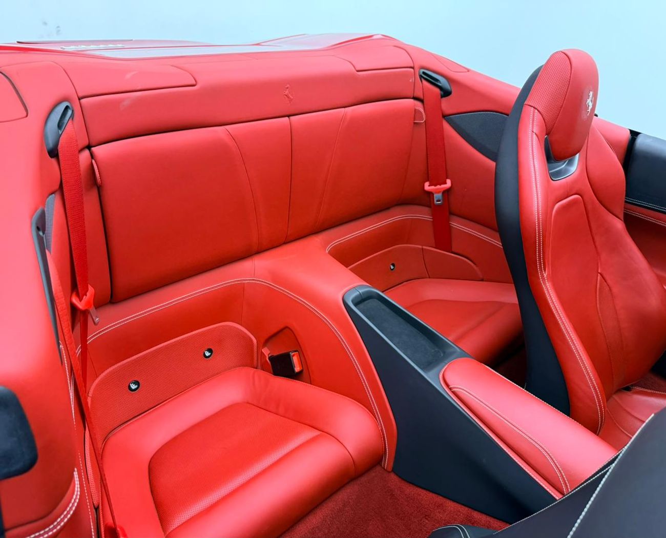 فيراري بورتوفينو 2019 Ferrari Portofino, Warranty, Service History, Carbon Fiber Interior, Fully Loaded, Jap